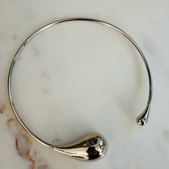 New Drop Shaped Open Silver Metal Choker Necklace - Picture 7 of 8